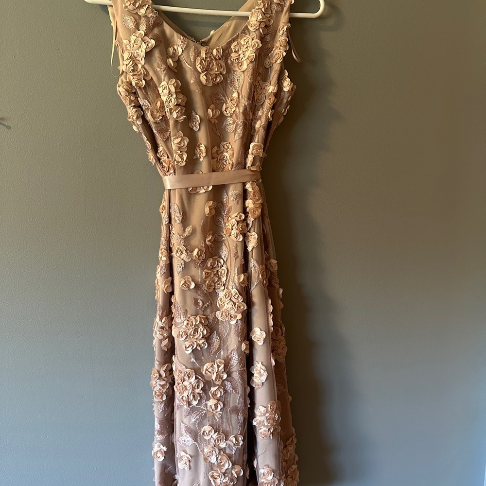 Alex Evenings Cream Midi Dress with Elegant Design